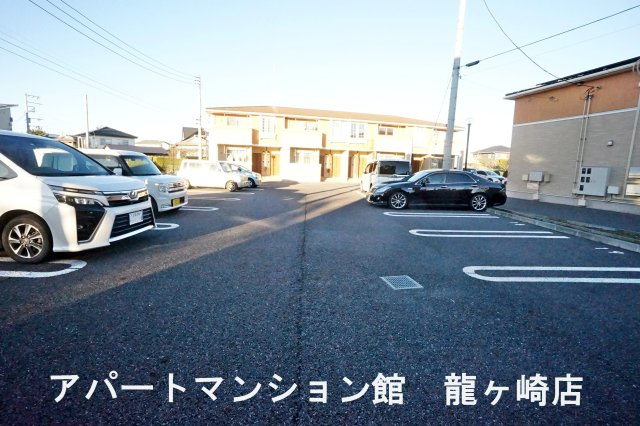 エレガンシアⅤの駐車場