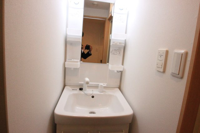 THE　ESTATE　NAGASE ( 近畿大学 一人暮らし )の洗面所