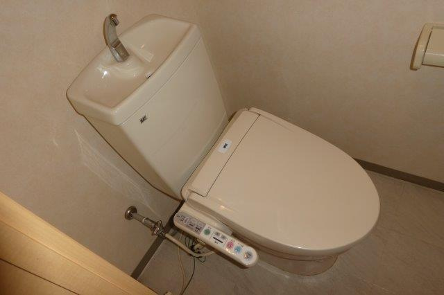 倉敷市大島のアパートのトイレ|ウォシュレット