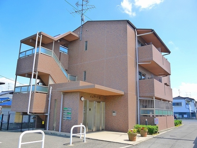 ソレアードＭの外観