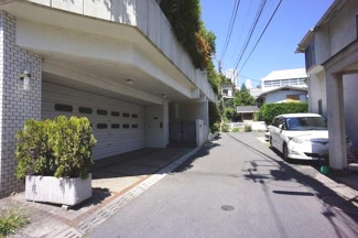 【前面道路含む現地写真】 | 品川区東五反田4丁目売地6580万円前面道路1