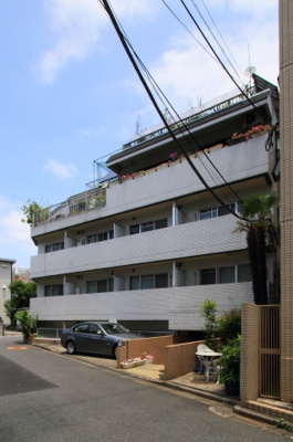 【外観】 | シャトレエビサワ | 閑静な住宅街に立地するマンションです。