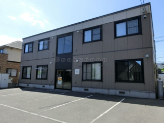 【外観】 | シャープなデザインが印象的な洗練の住まい