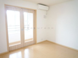 【居間・リビング】 | クレイドル | 陽光ふりそそぐ明るい室内