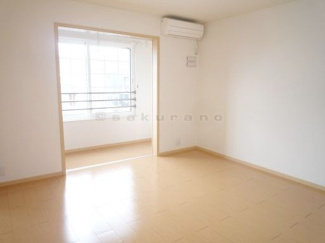 【居間・リビング】 | クレイドル | 陽光ふりそそぐ明るい室内