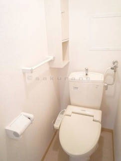 【トイレ】 | クレイドル | トイレには快適な温水洗浄便座付