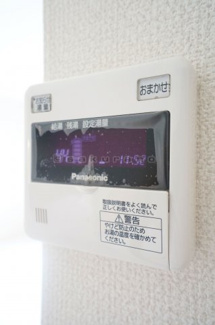 【設備】 | ルミエール金山Ⅰ | お風呂は、便利な自動お湯貼り機能付きです。