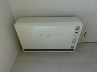【設備】 | ルミエール金山Ⅰ | 暖房は火を使わないオール電化の蓄熱式で安全・快適です。