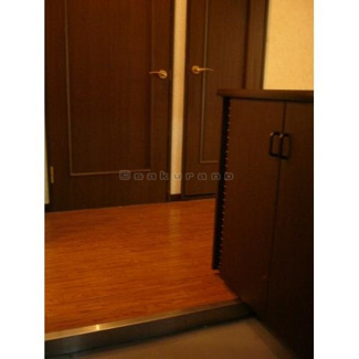 【玄関】 | ショパンシャトー山の手 | 広い玄関スペース