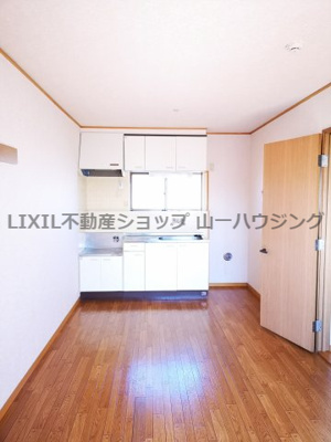 【居間・リビング】 | シテイ・ヒルズ | 解放感のある明るいリビング