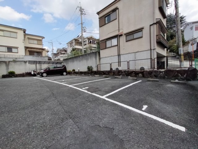 【駐車場】 | クレスト・シティー・ビュー｜３ＤＫ→２ＬＤＫに大改装！│