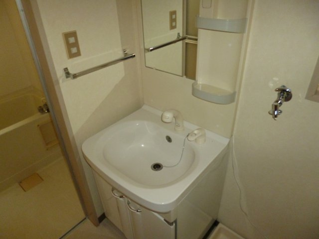 ビバリーガーデン大島Ｂの独立洗面台