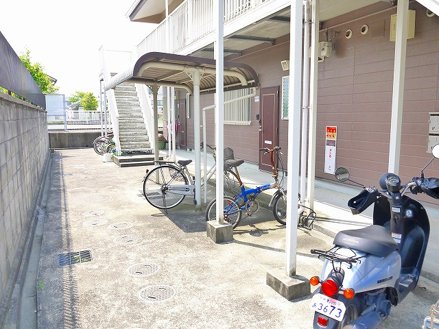 サンモール宮ノ内のエントランス