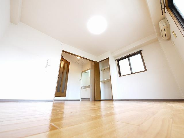 ＴＷＩＮＫＬＥの洋室