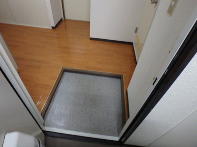 【玄関】 | キクヤビル