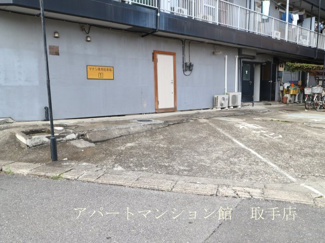 【駐車場】
