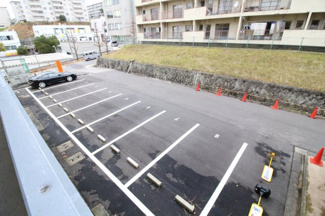 【駐車場】