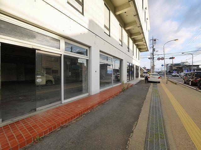 杉田店舗ビルの外観