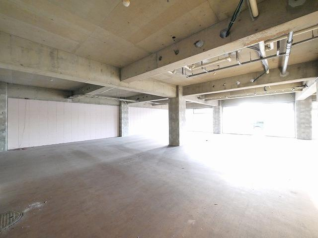 杉田店舗ビルの内装