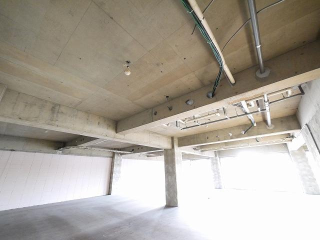 杉田店舗ビルの内装