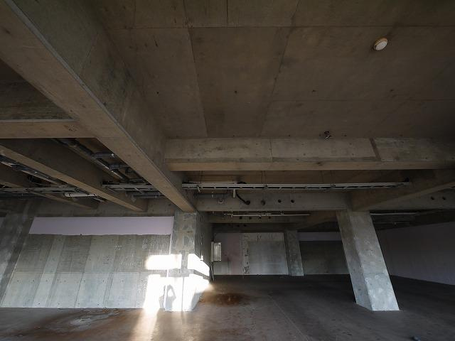 杉田店舗ビルの内装