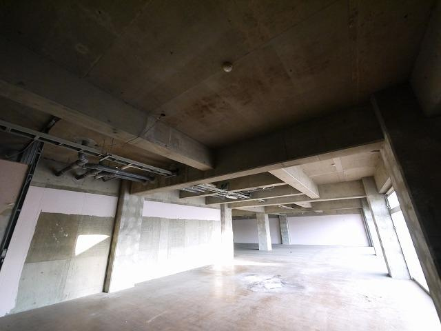 杉田店舗ビルの内装