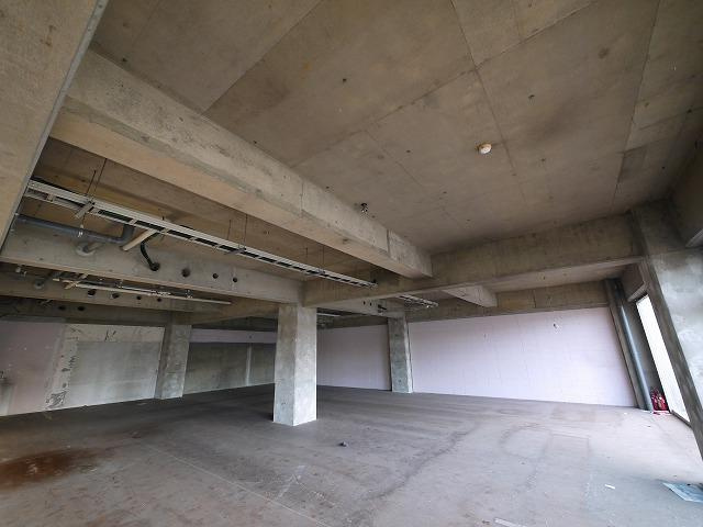 杉田店舗ビルの内装