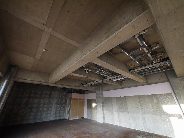 杉田店舗ビルの内装