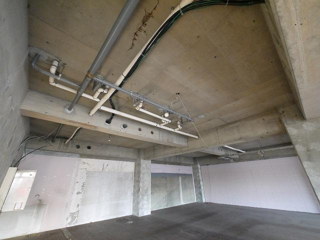 杉田店舗ビルの内装