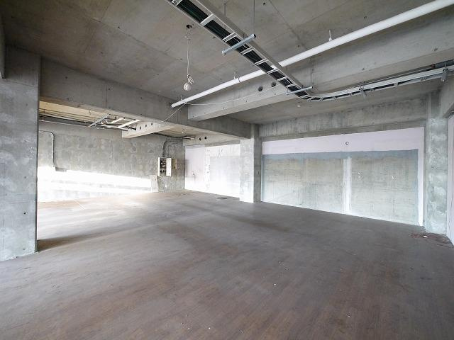 杉田店舗ビルの内装