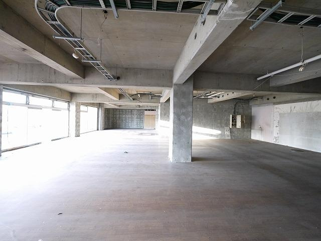 杉田店舗ビルの内装