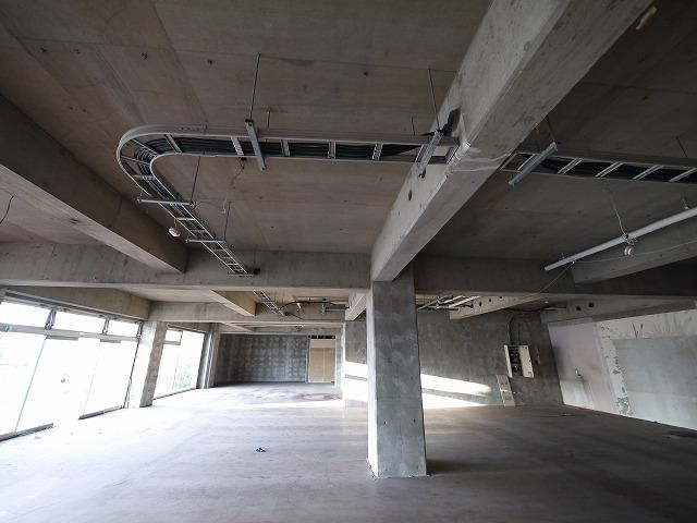 杉田店舗ビルの内装