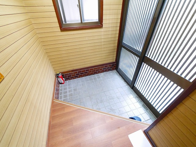 秋篠町一戸建の玄関