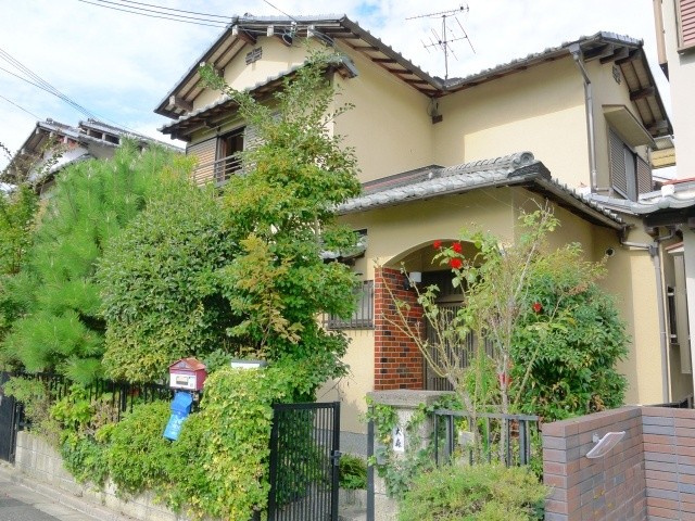 秋篠町一戸建の外観