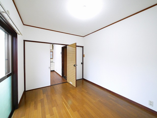 秋篠町一戸建の居間・リビング