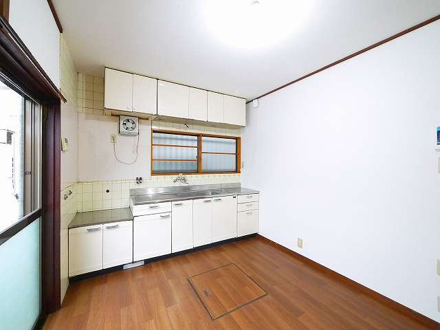 秋篠町一戸建のキッチン