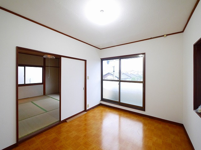 秋篠町一戸建の洋室