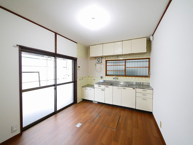 秋篠町一戸建のキッチン