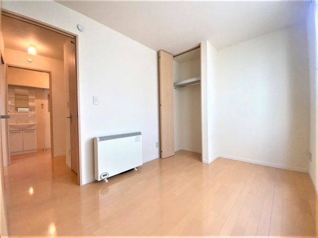 クラヴィエ長田町の洋室