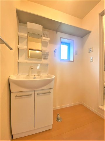 クラヴィエ長田町の独立洗面台