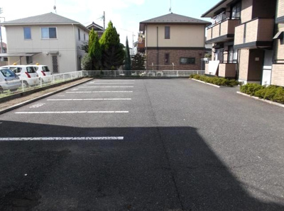 【駐車場】 | グランパルク Ｂ