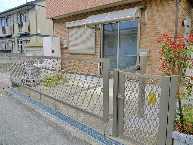 東田邸の駐車場