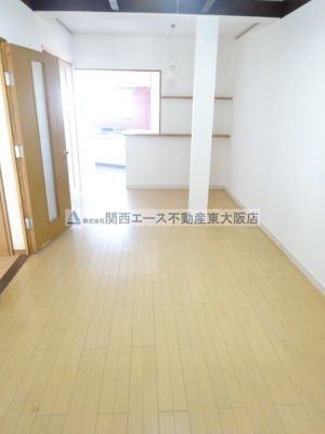 【居間・リビング】 | 五条町貸家│縄手東小学校区！内装大改装済みの貸家です！│