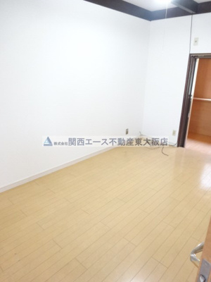 【居間・リビング】 | 五条町貸家│縄手東小学校区！内装大改装済みの貸家です！│