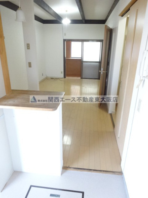【居間・リビング】 | 五条町貸家│縄手東小学校区！内装大改装済みの貸家です！│