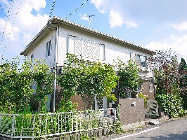 奈良千足ハイツの外観