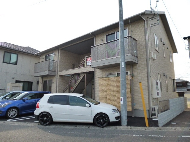 倉敷市浜町２丁目のアパートの外観