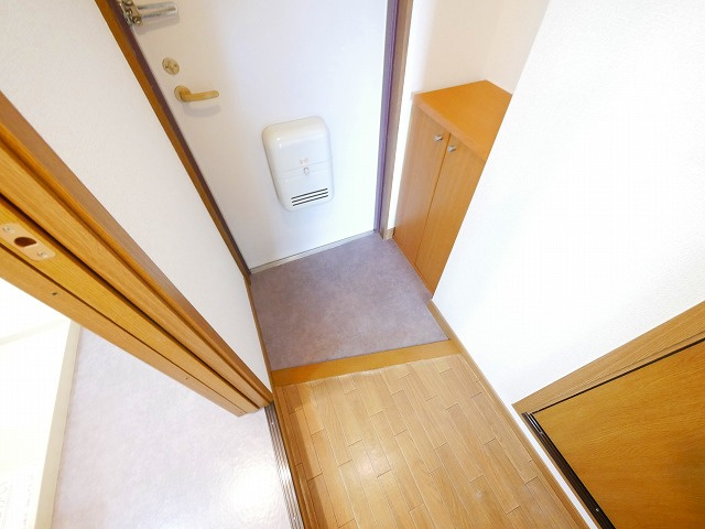 ブランドール佐保川の玄関