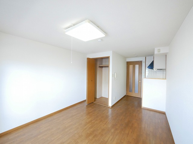 ブランドール佐保川の居間・リビング