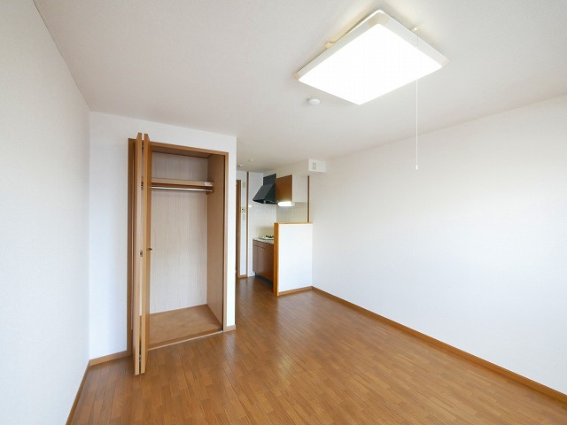 ブランドール佐保川の寝室